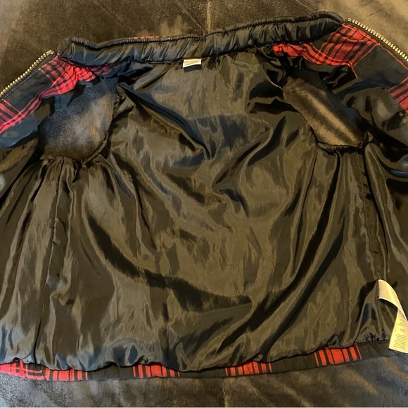 ❤️3/$12❤️ Carters size 5 plaid vest - Picture 6 of 6